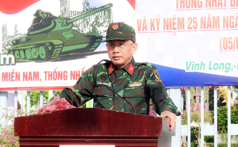 2 Nhà giáo Ưu tú, Phó Giáo sư, Tiến sĩ Lương Minh Cừ - Bí thư Đảng ủy, Hiệu trưởng Trường Đại học Cửu Long phát biểu khai mạc.jpg