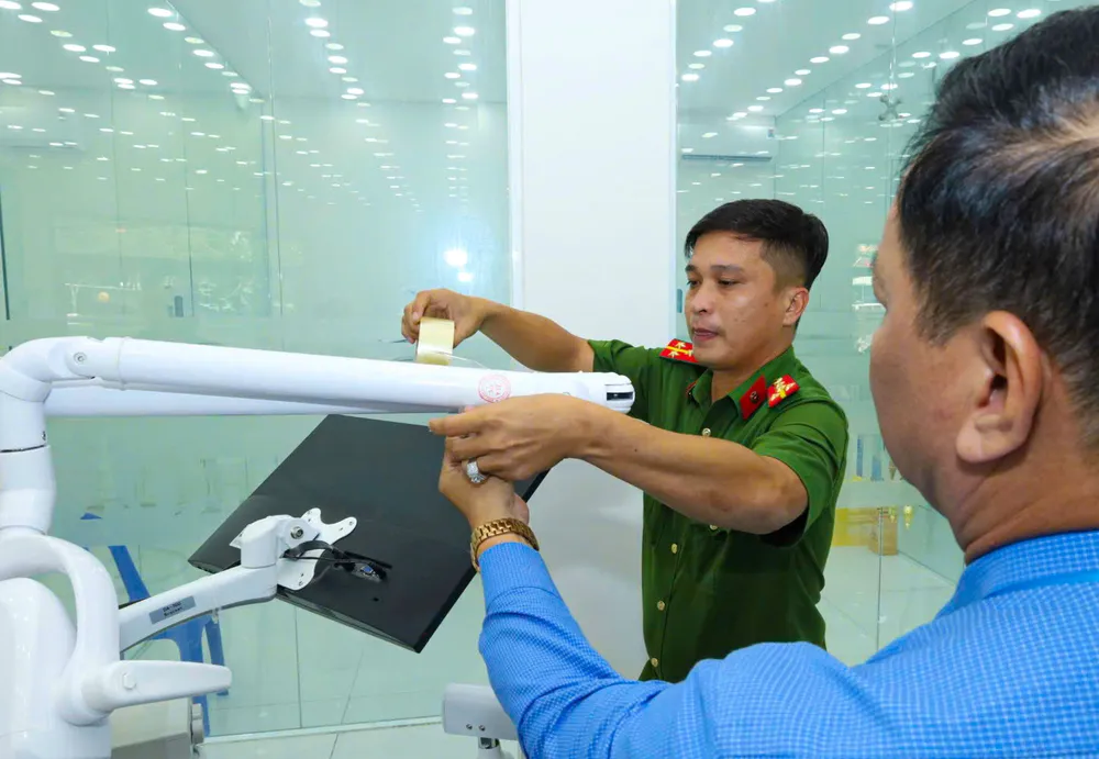 Cơ sở Nha khoa Tuệ Minh ở phường Long Mỹ (Cần Thơ) hoạt động không phép, nhân viên không có chứng chỉ hành nghề