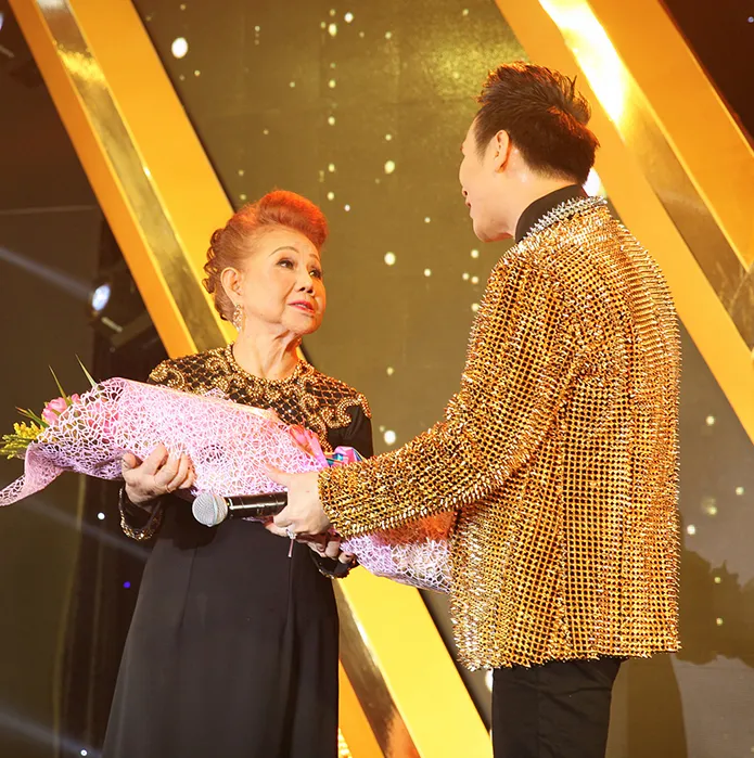 Nguyên Vũ ra mắt album “Dấu ấn vàng son” kỷ niệm 25 năm ca hát  ảnh 3