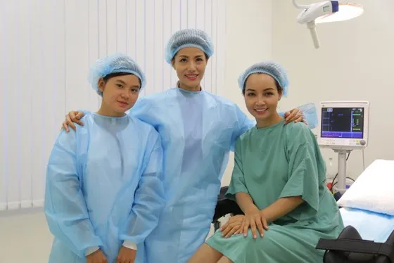 Lần đầu tiên Mai Thu Huyền vào vai bác sĩ với nhiều cảnh quay thật trong phòng phẫu thuật