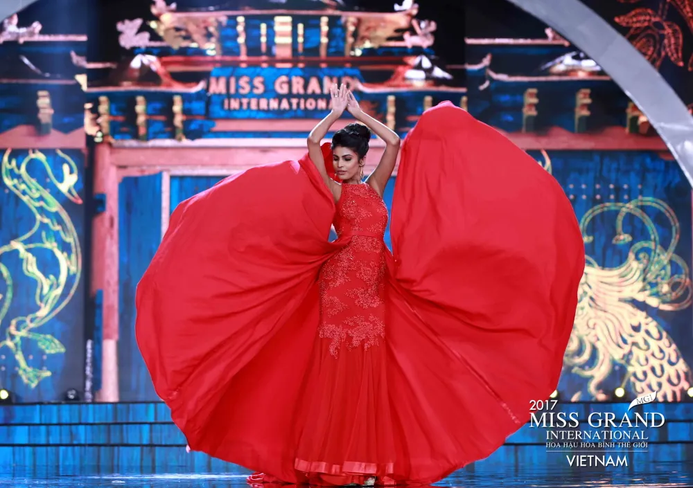Cuộc thi Hoa hậu Hòa bình Thế giới 2017: Ấn tượng đêm sơ kết  ảnh 3