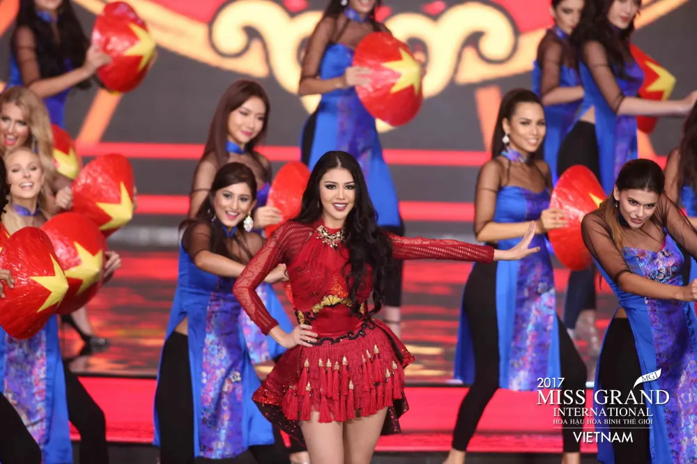 Huyền My trượt top 5, người đẹp Peru đăng quang Hoa hậu Hòa bình Thế giới 2017 ảnh 5