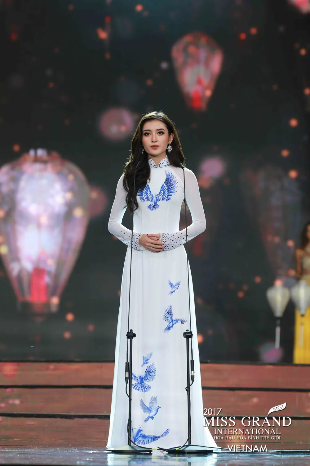 Huyền My trượt top 5, người đẹp Peru đăng quang Hoa hậu Hòa bình Thế giới 2017 ảnh 2