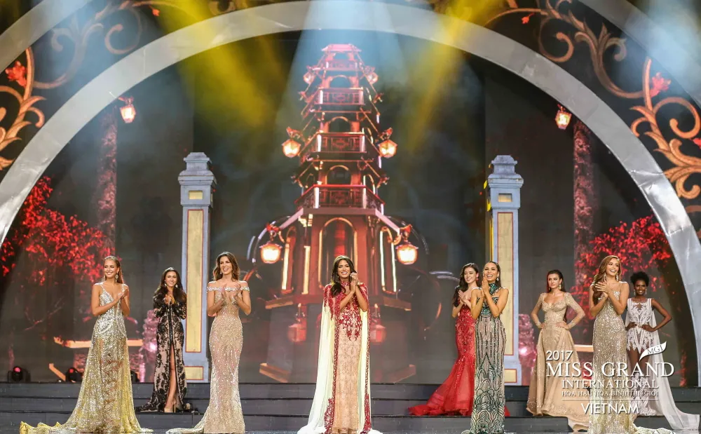 Huyền My trượt top 5, người đẹp Peru đăng quang Hoa hậu Hòa bình Thế giới 2017 ảnh 3