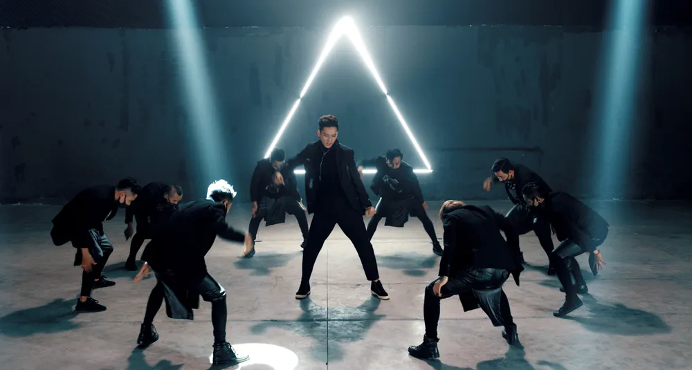 Bạch Công Khanh tự bỏ hơn nửa tỷ đồng làm MV ảnh 1