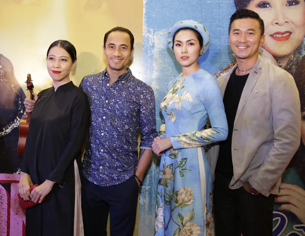 Dàn sao Việt diện áo dài mừng “Cô ba Sài Gòn“ ảnh 5