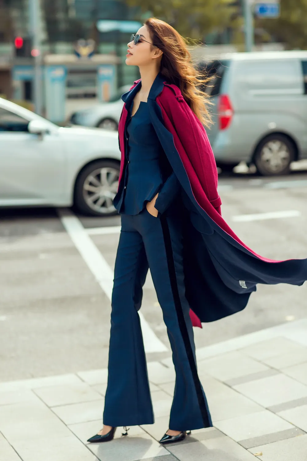 Phạm Hương với street style thanh lịch trên đường phố Seoul ảnh 2