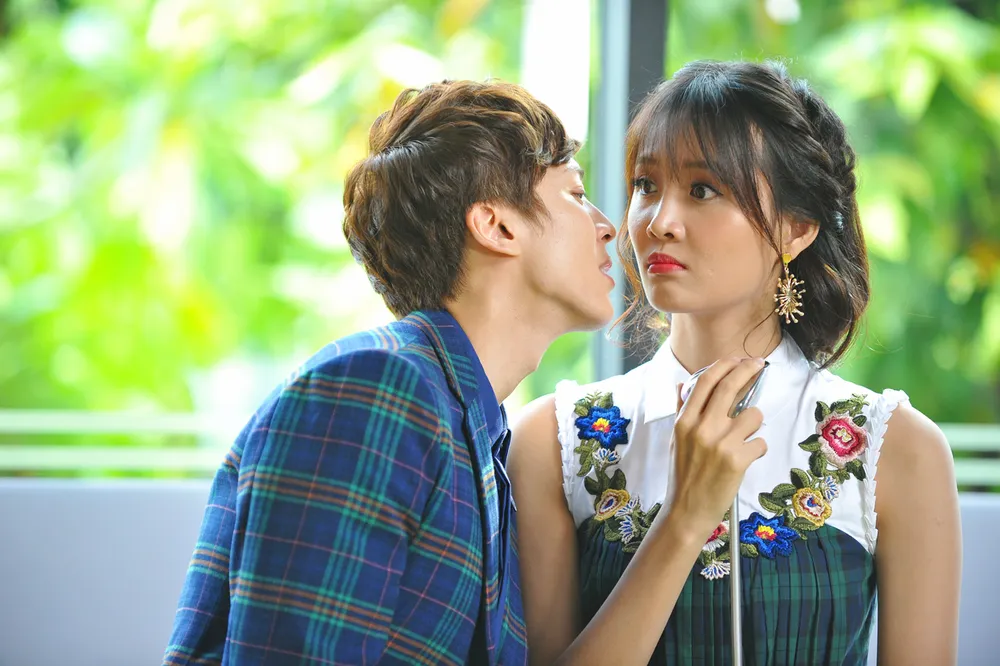 Cả đoàn phim diện sắc đỏ cổ vũ U23 Việt Nam ảnh 3