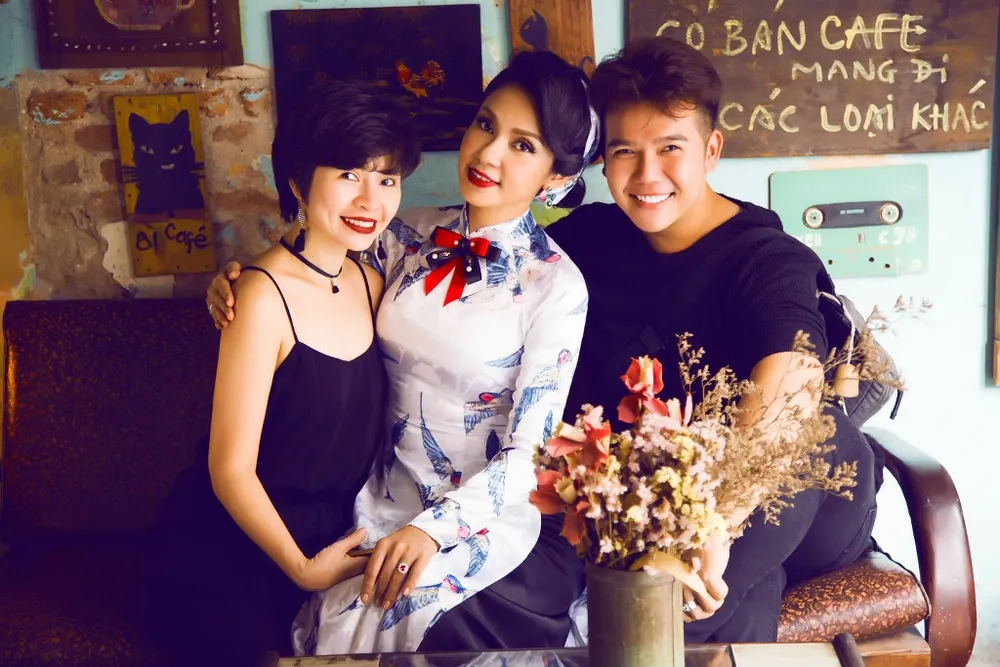 Sao Việt khoe sắc với áo dài “Cô Bông Sài Gòn” ảnh 11