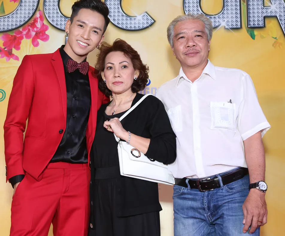 Hoài Linh trần tình về trang phục tại buổi ra mắt phim tết ảnh 4