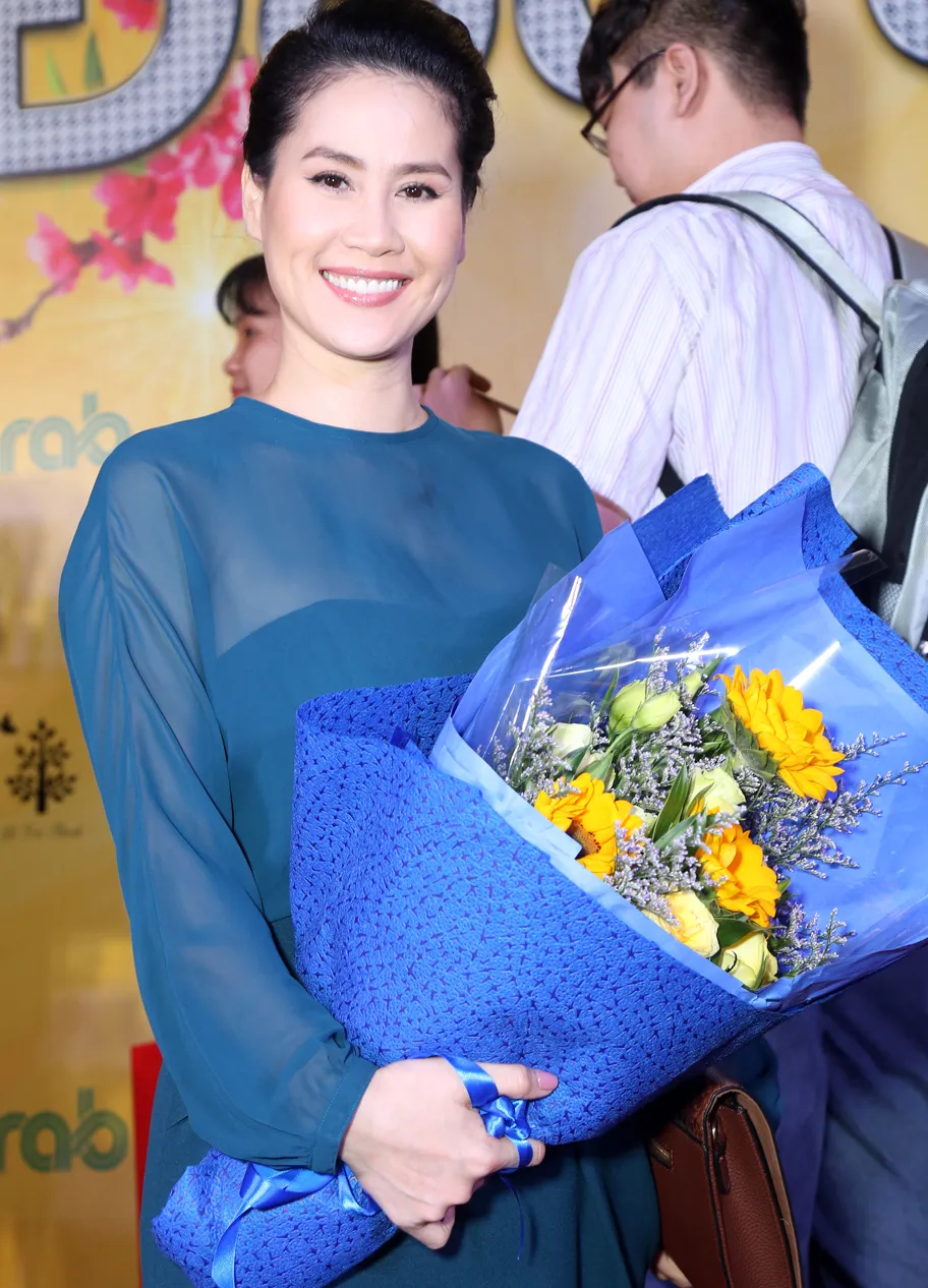 Hoài Linh trần tình về trang phục tại buổi ra mắt phim tết ảnh 6