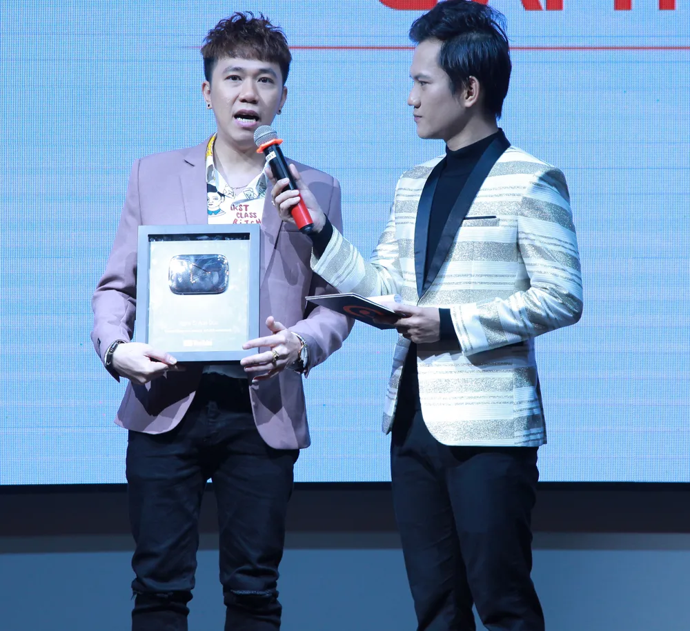 Được YouTube vinh danh, Mr Đàm hé lộ dự án lớn sắp ra mắt ảnh 2