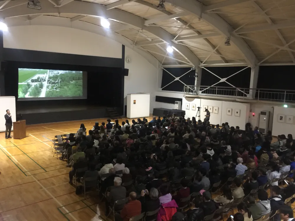 Khán giả Nhật đội tuyết đến xem phim Việt ảnh 1