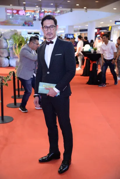 Lý Hải đưa cả 4 con lên thảm đỏ ảnh 9