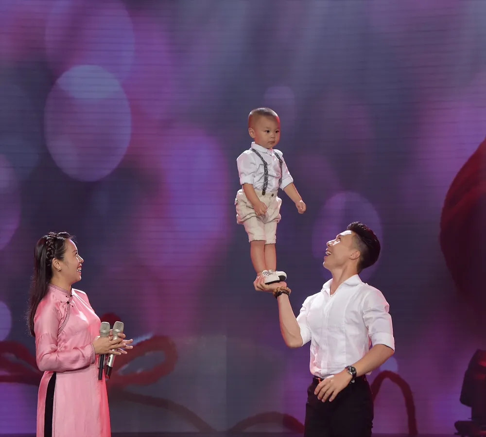 NSƯT Quốc Nghiệp diễn xiếc cùng con trai ảnh 3