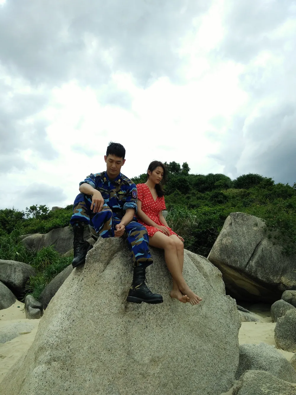 "Hậu duệ mặt trời" Việt tung MV nhạc phim cuốn hút  ảnh 2