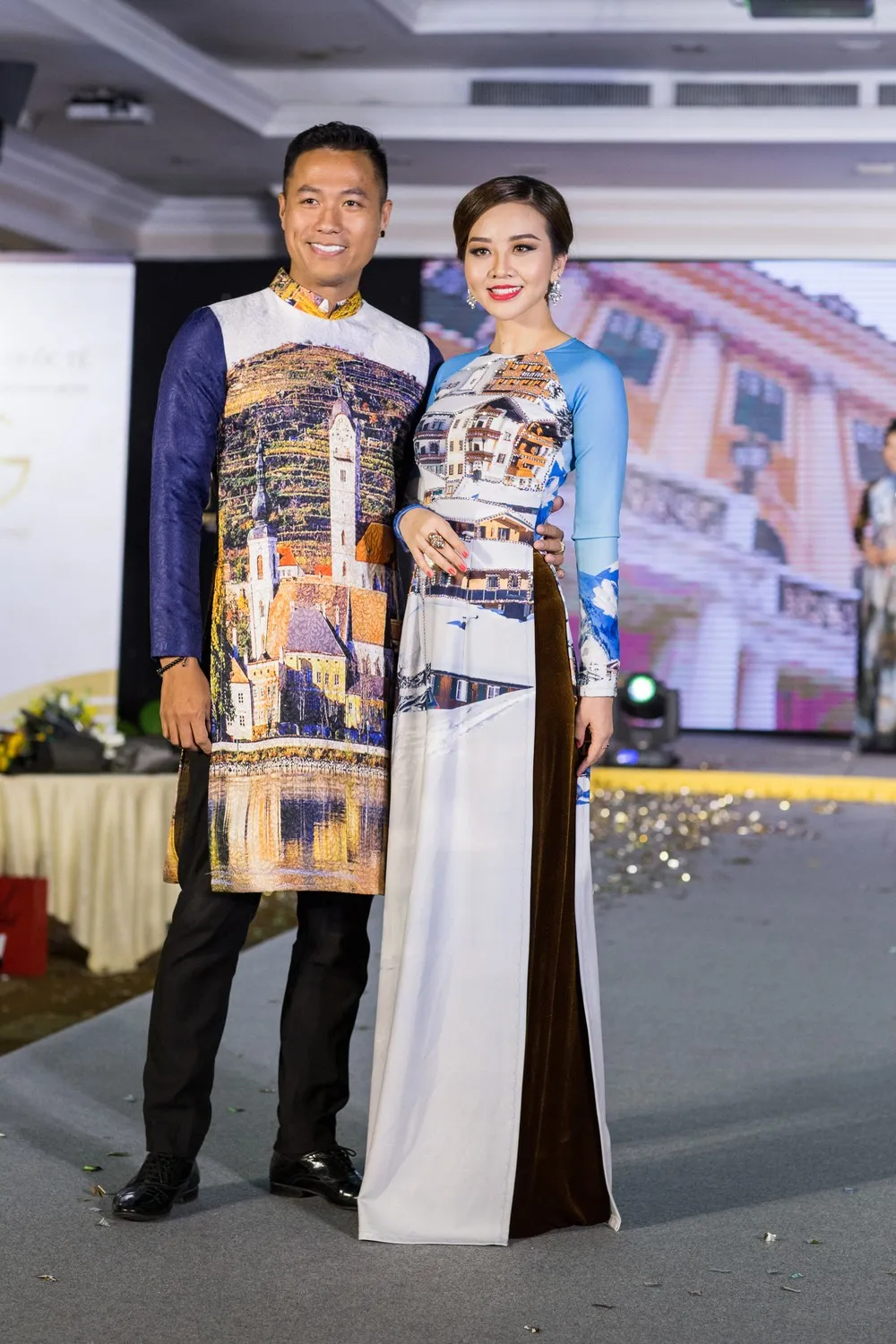 Hoa hậu Áo trình diễn trang phục dân tộc tại Việt Nam ảnh 11