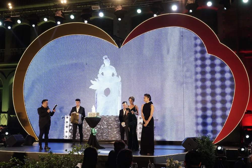 Ngô Thanh Vân quyên góp được gần 10 tỷ đồng từ thiện ảnh 1