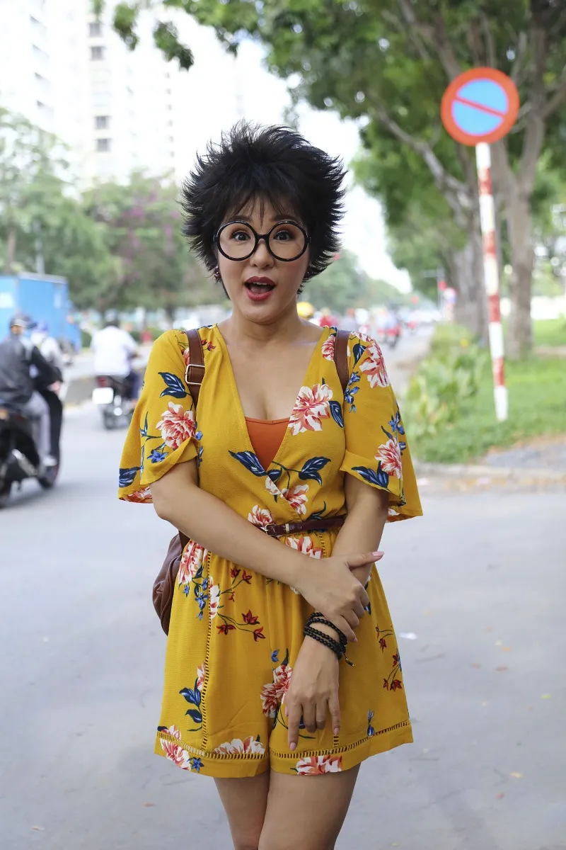 Nghề làm nail của người Việt lên phim ảnh 2