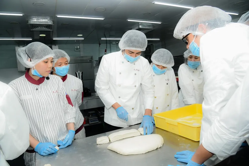 "Vua bánh mì" phiên bản Việt quy tụ dàn diễn viên đình đám ảnh 4