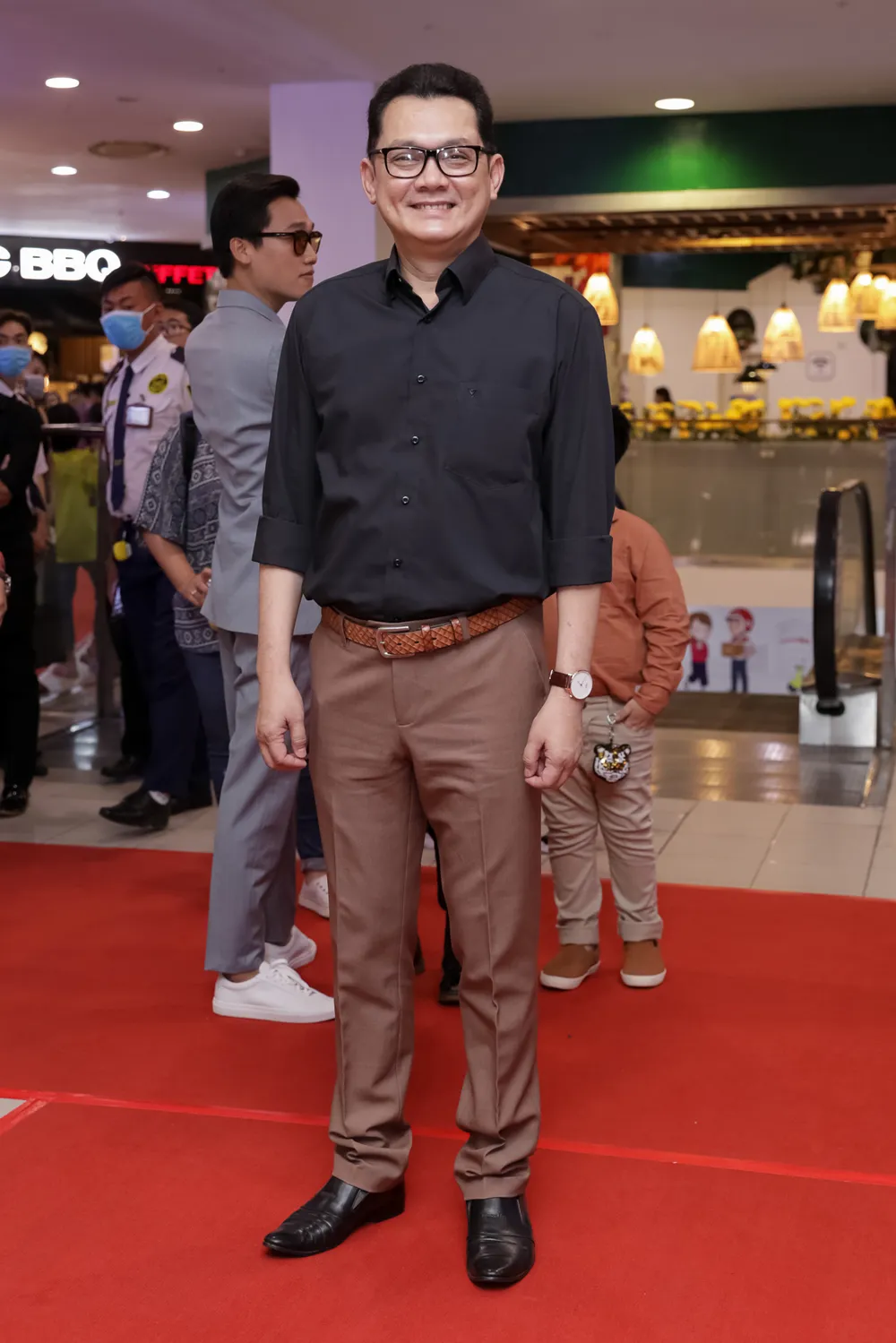 Nắng 3: Lời hứa của cha ra mắt hút dàn sao Việt ảnh 13