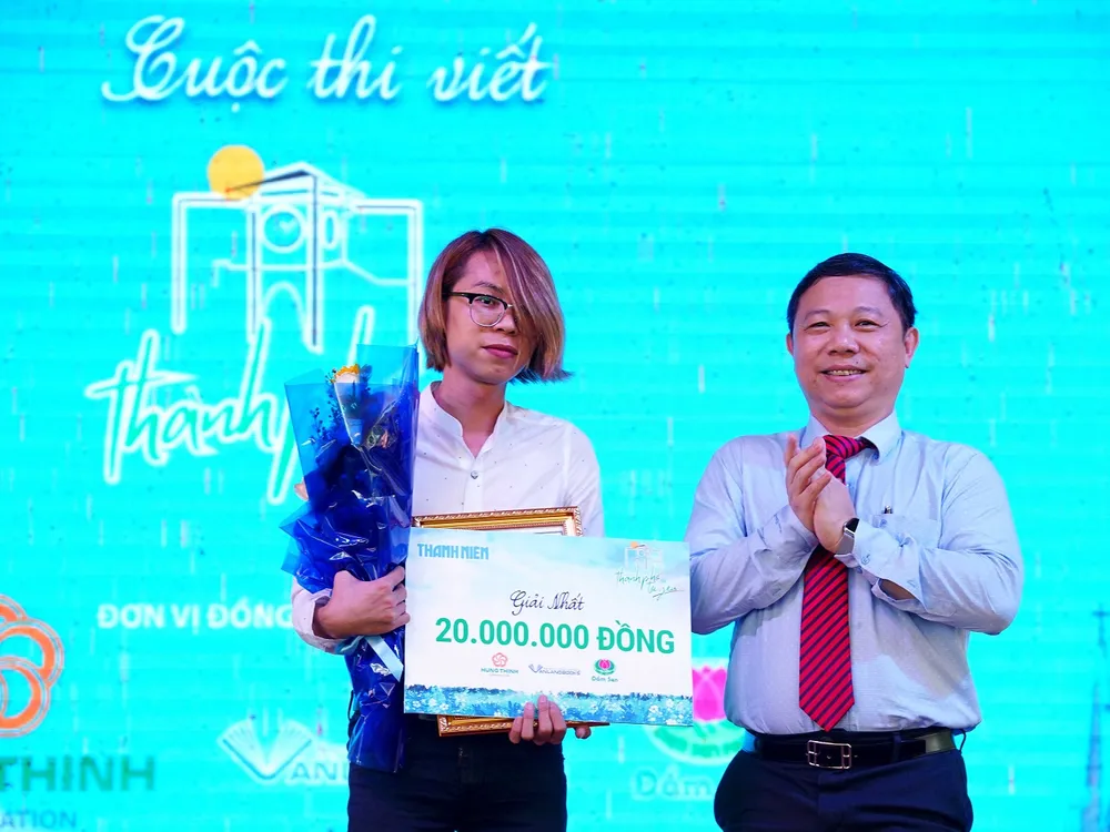 Trao giải cuộc thi và ra mắt cuốn sách Sài Gòn - Thành phố tôi yêu ảnh 1