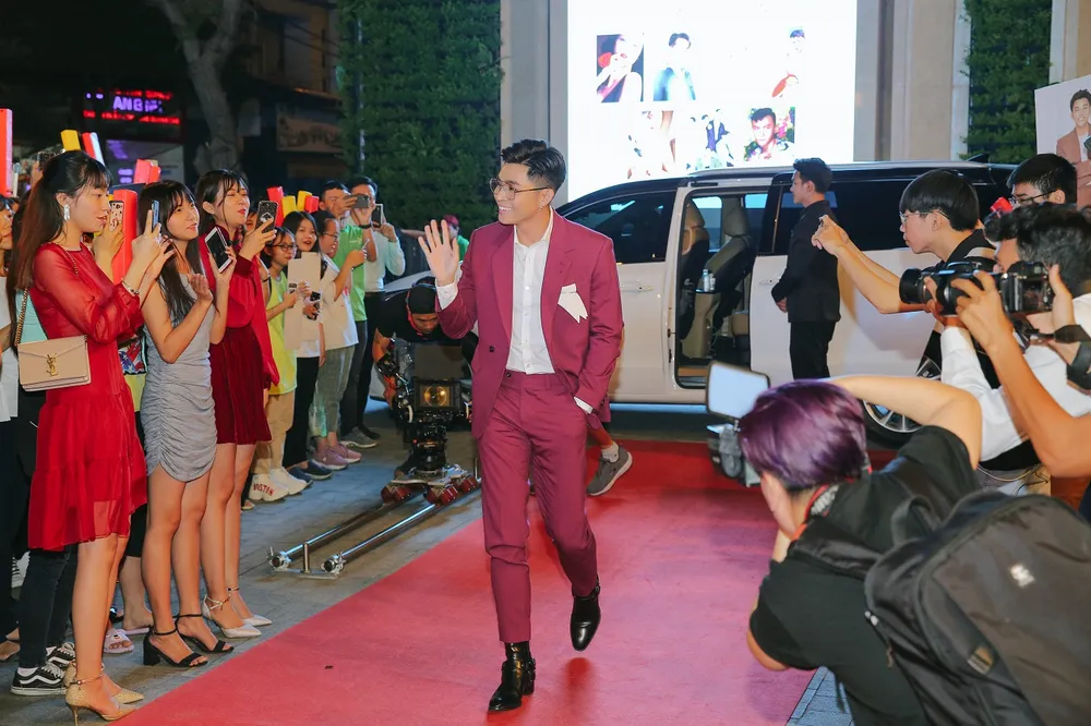 Cả dàn sao Việt tham gia web drama đầu tay của Minh Hằng ảnh 2