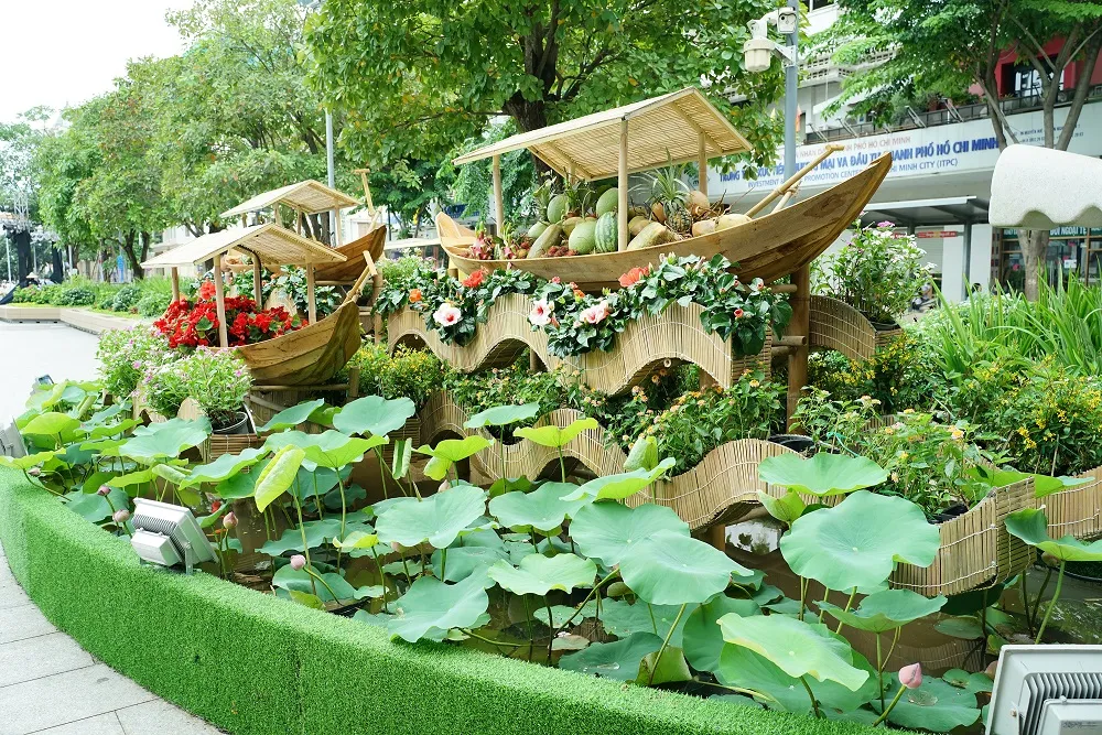 Sắc màu hội diễn “Tiếng hát miền Đông“ ảnh 2