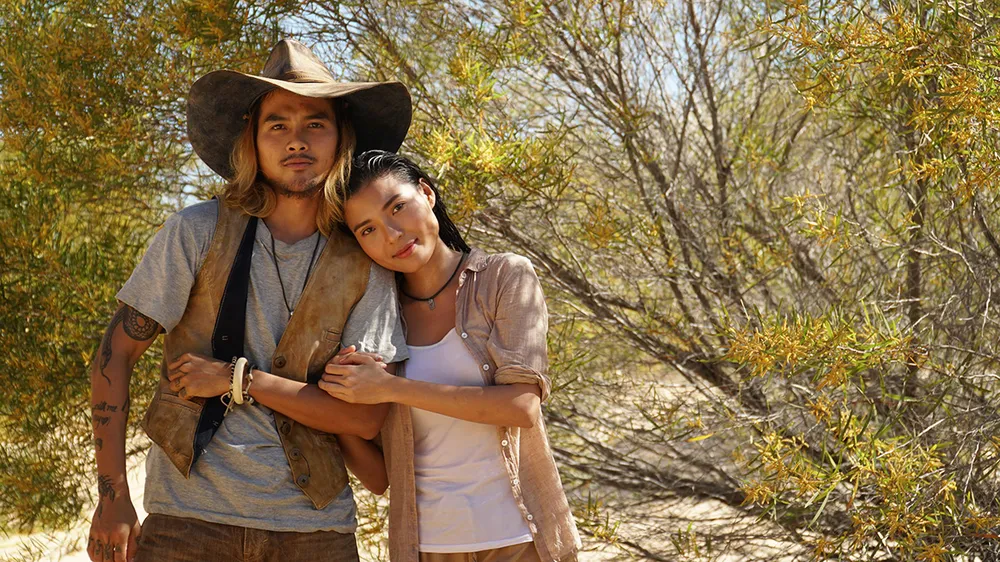 Đau đáu thân phận người phụ nữ trong phim Cát đỏ ảnh 4