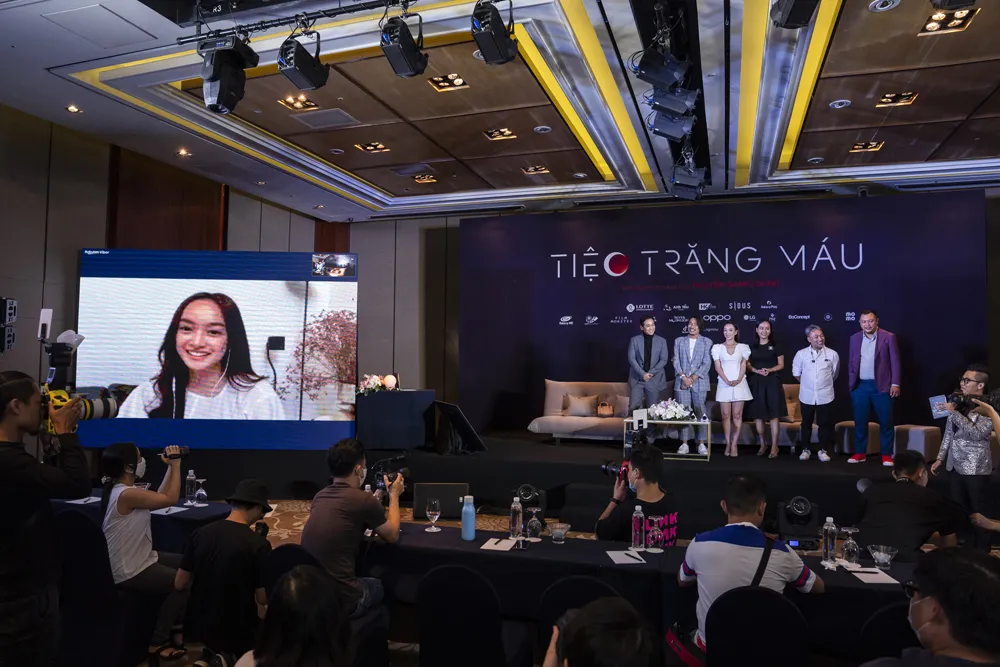 Đàm Vĩnh Hưng bất ngờ tham gia phim “Tiệc trăng máu“ ảnh 1