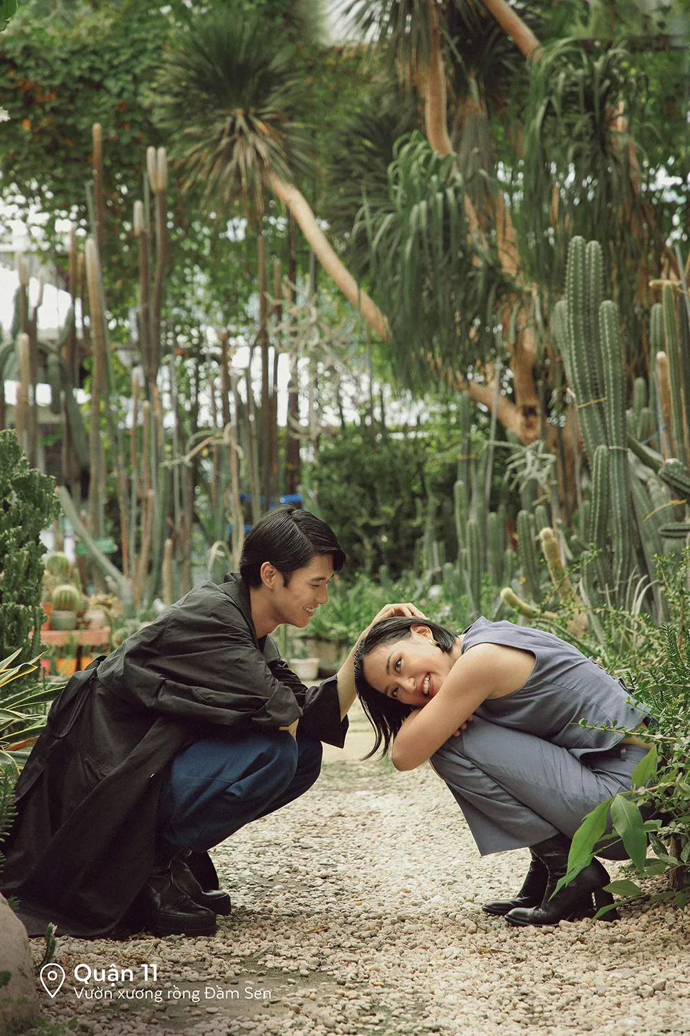 Cặp đôi “Sài Gòn trong cơn mưa” chụp ảnh “check in” khắp thành phố ảnh 5