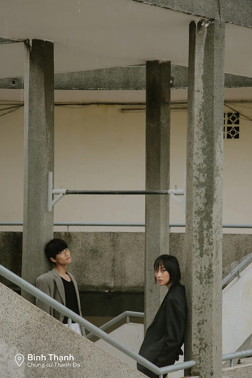 Cặp đôi “Sài Gòn trong cơn mưa” chụp ảnh “check in” khắp thành phố ảnh 7