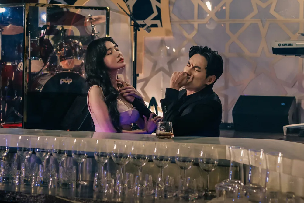 Tiệc trăng máu chưa hạ nhiệt, Thu Trang - Kiều Minh Tuấn tái ngộ phim mới ảnh 2