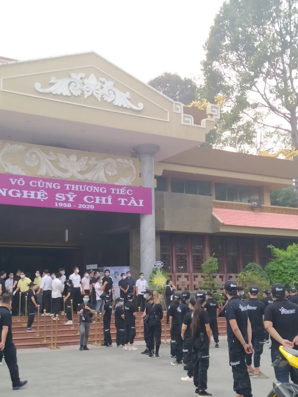 Tiễn nghệ sĩ Chí Tài về Mỹ ảnh 7