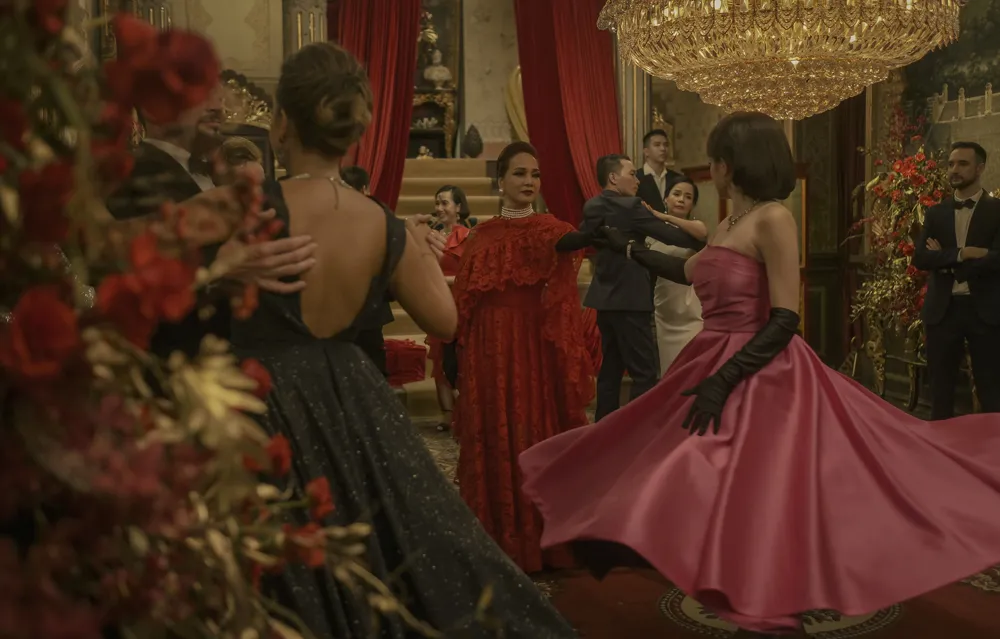 Gái già lắm chiêu V được đầu tư gần 2 triệu USD ảnh 1