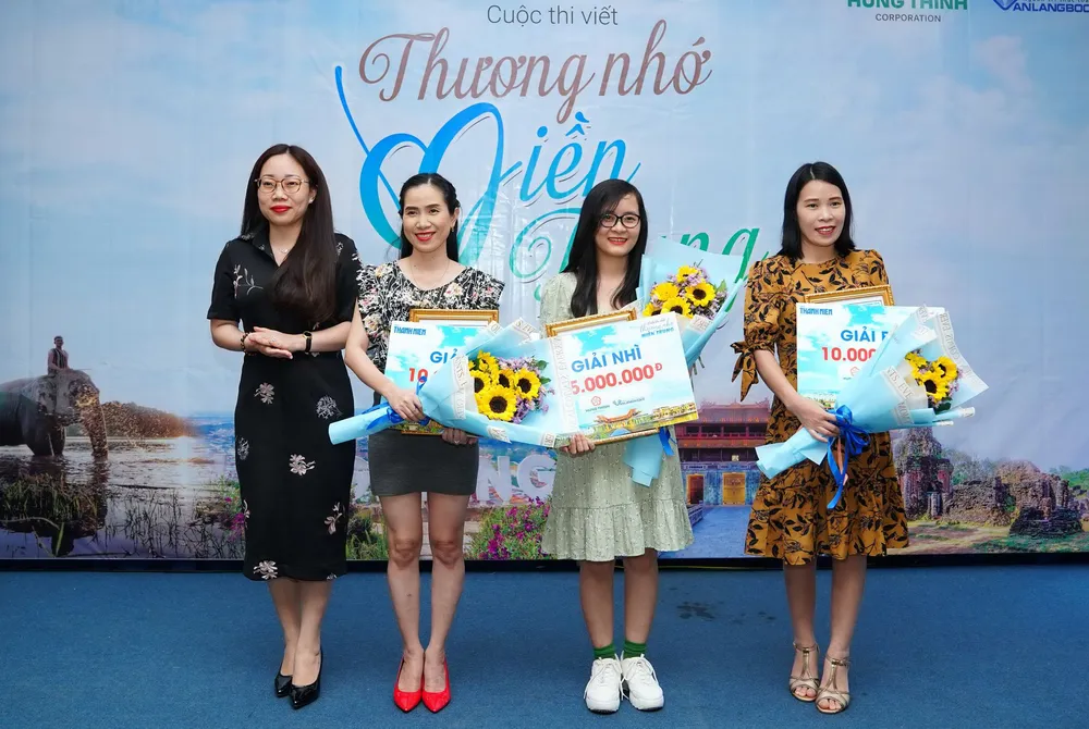 Những trang viết đượm tình miền Trung ảnh 2