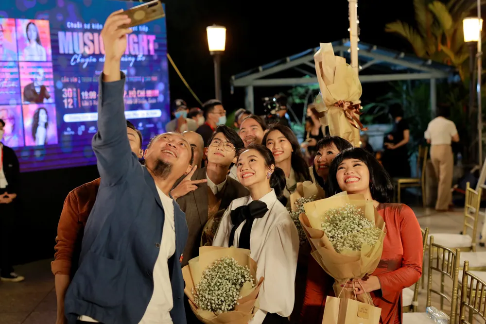 Phim "Em và Trịnh" lại hé lộ hình ảnh gây thương nhớ ảnh 9