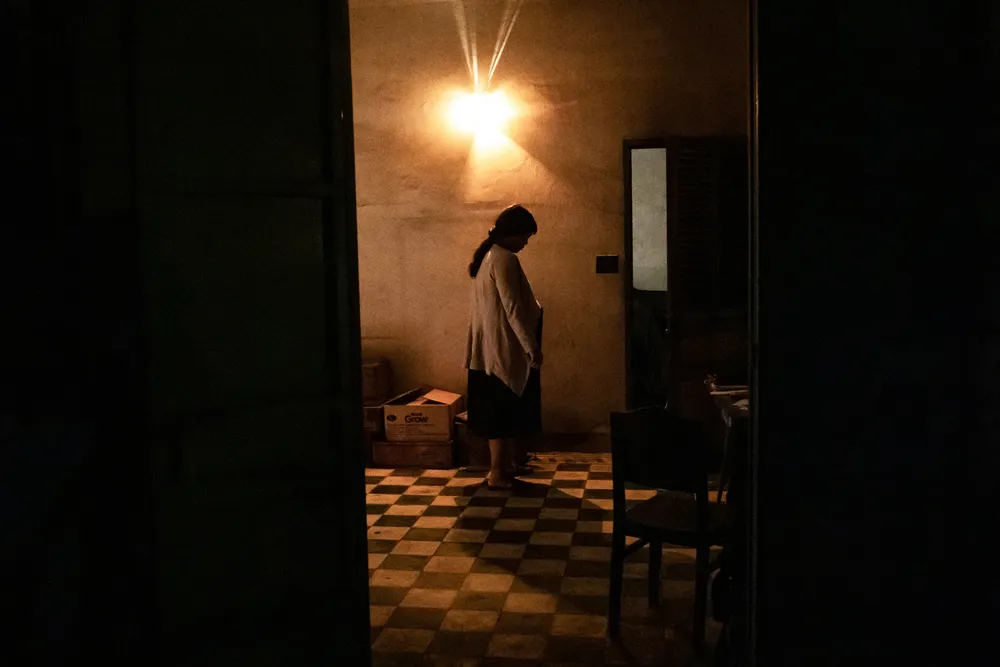 Thu 12 tỷ, phim Đêm tối rực rỡ lội ngược dòng ấn tượng ảnh 2