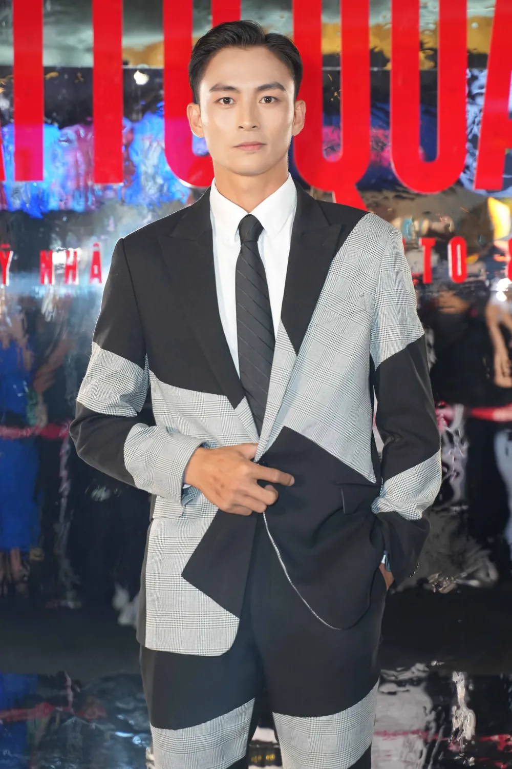 Lan Ngọc không lo lắng phải cạnh tranh đàn em ảnh 4