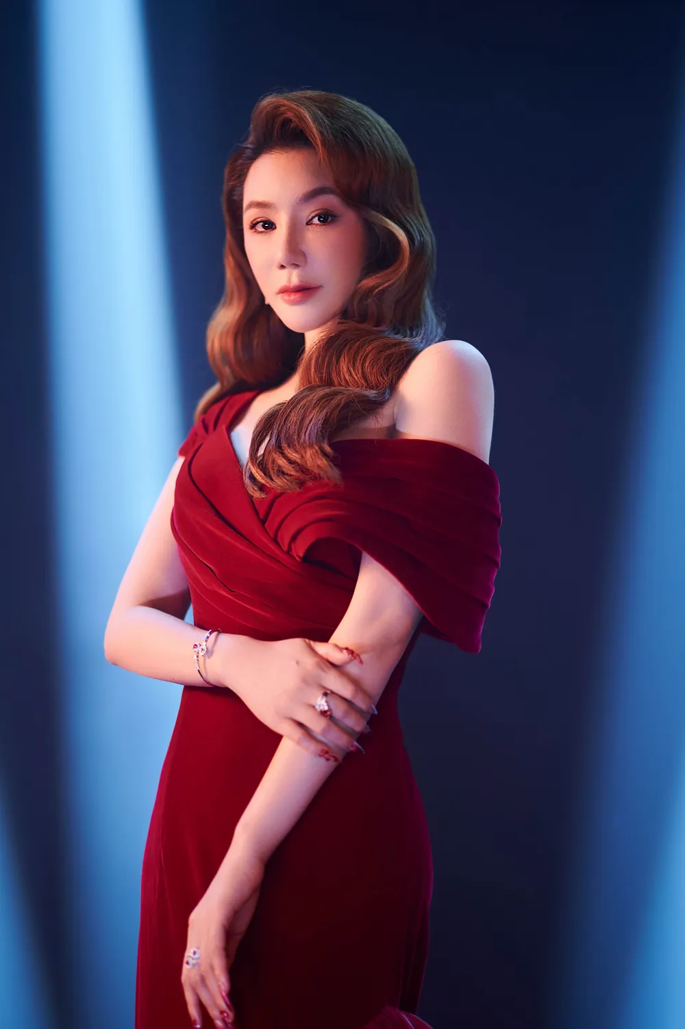 Phim Việt “chơi lớn”, ra mắt 15 MV để quảng bá một bộ phim ảnh 2