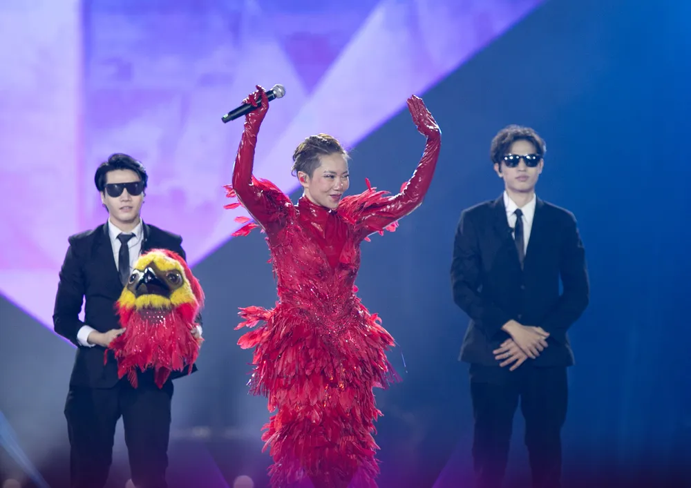 Ngọc Mai vượt qua Trần Thu Hà lên ngôi quán quân Ca sĩ mặt nạ ảnh 3