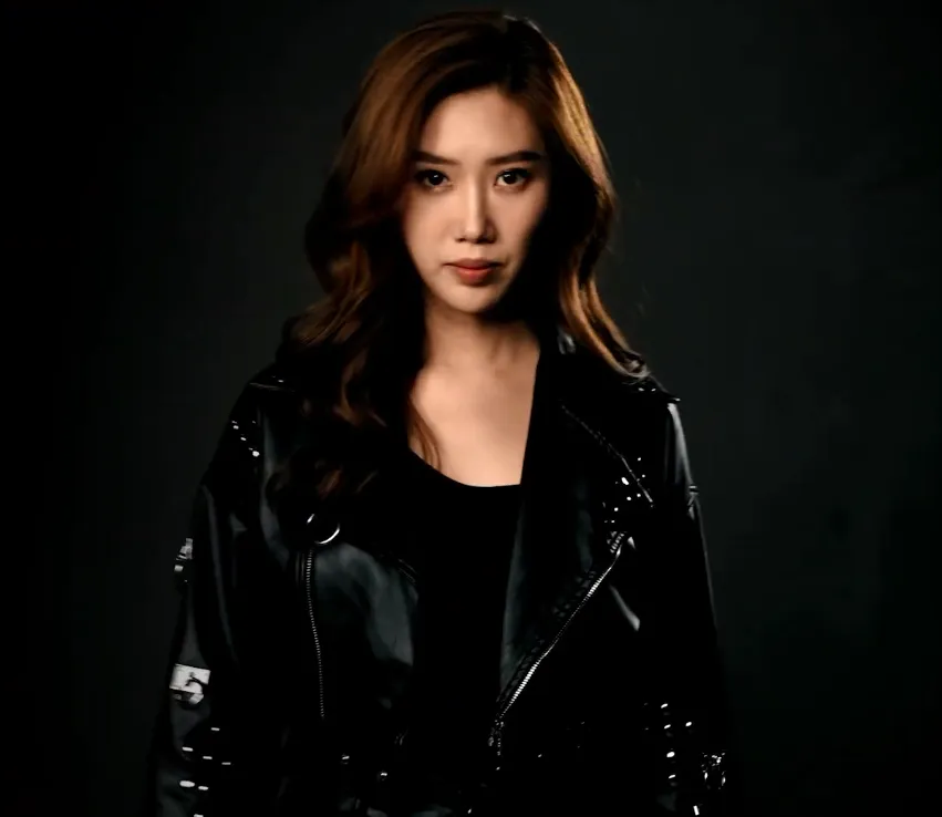 Thúy Ngân nỗ lực bước qua cái bóng của chính mình trong dự án mới này