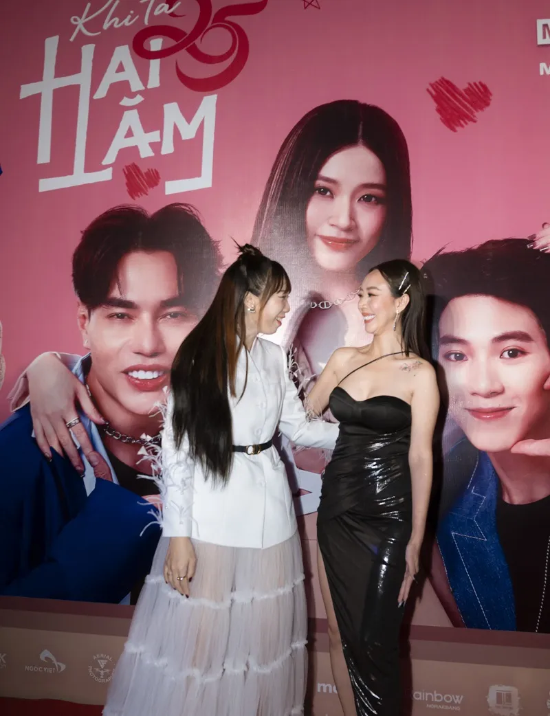 Thu Trang đến chúc mừng đàn em Thu Trang đến chúc mừng đàn em