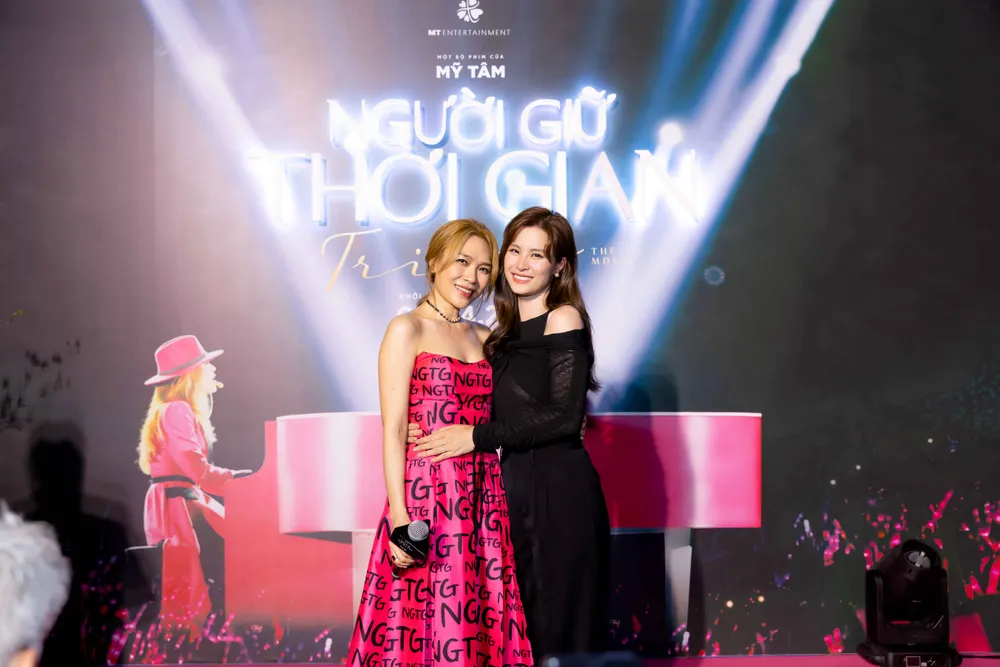 Mỹ Tâm và Đông Nhi Mỹ Tâm và Đông Nhi