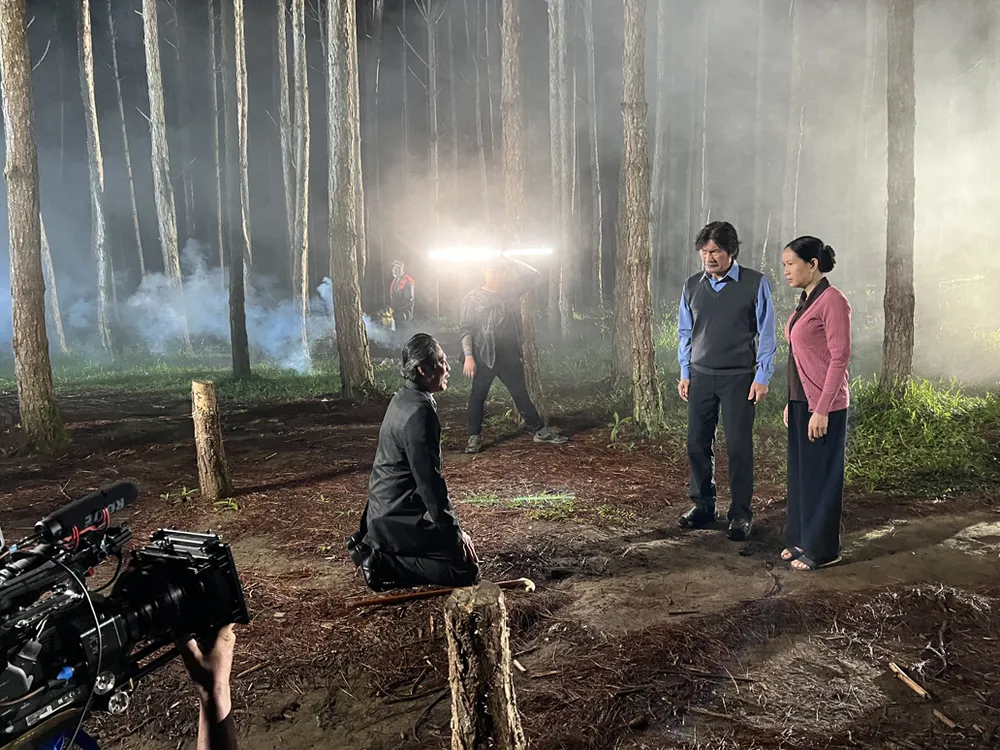 Bộ phim trải qua quá trình ghi hình nhiều gian nan