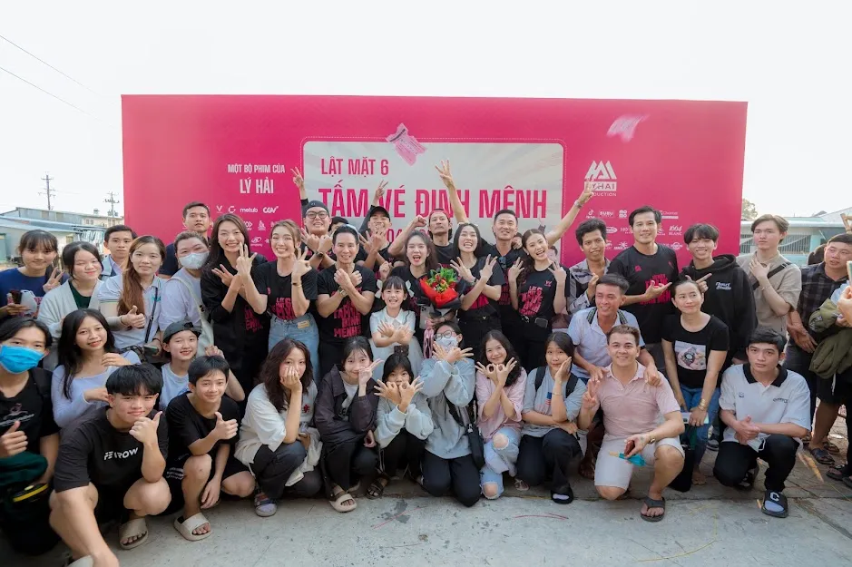 Khán giả háo hức đến tham gia buổi chiếu phim đặc biệt này