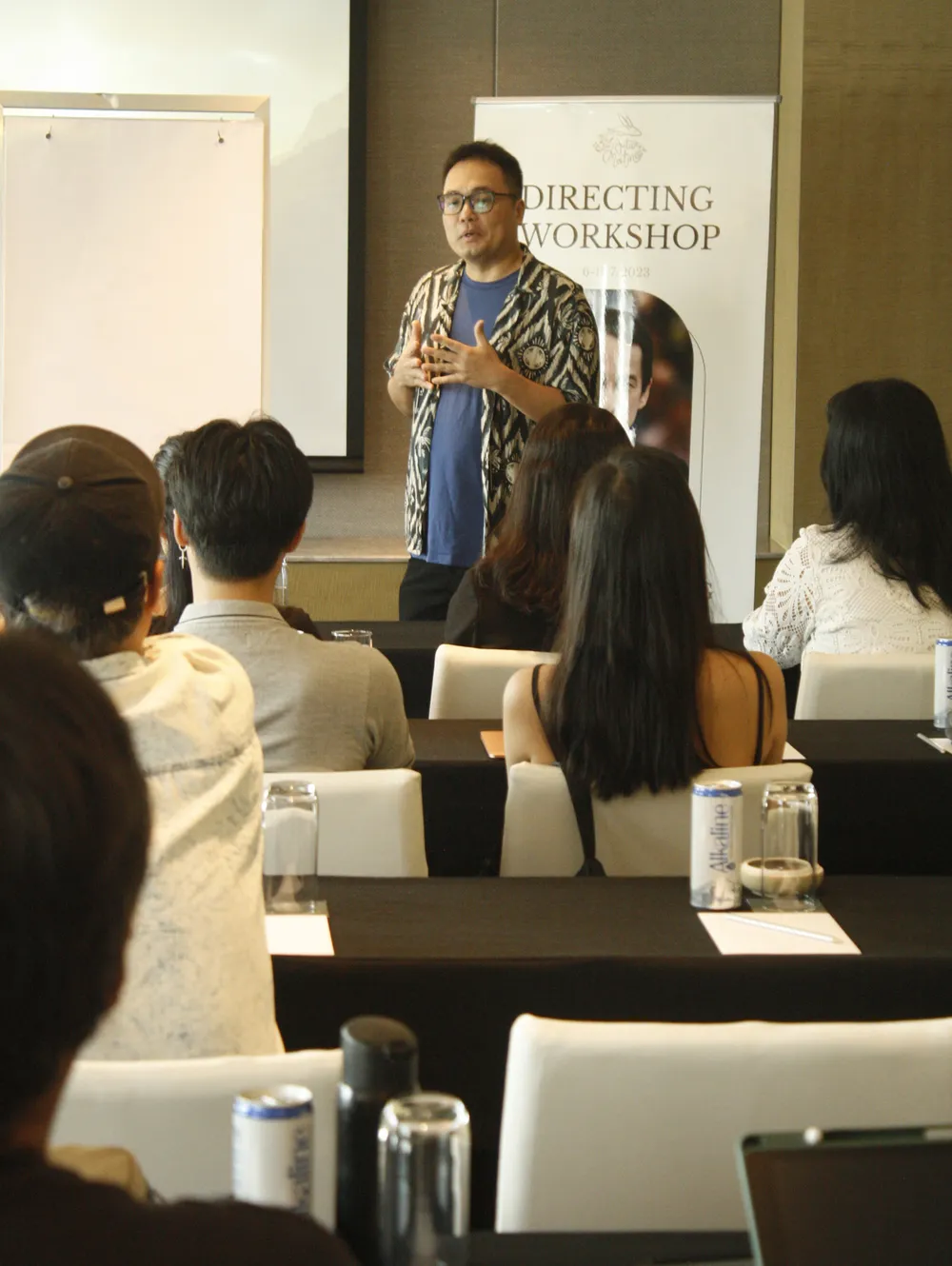 Đạo diễn Phan Đăng Di - người sáng lập Gặp gỡ mùa thu chia sẻ tại sự kiện