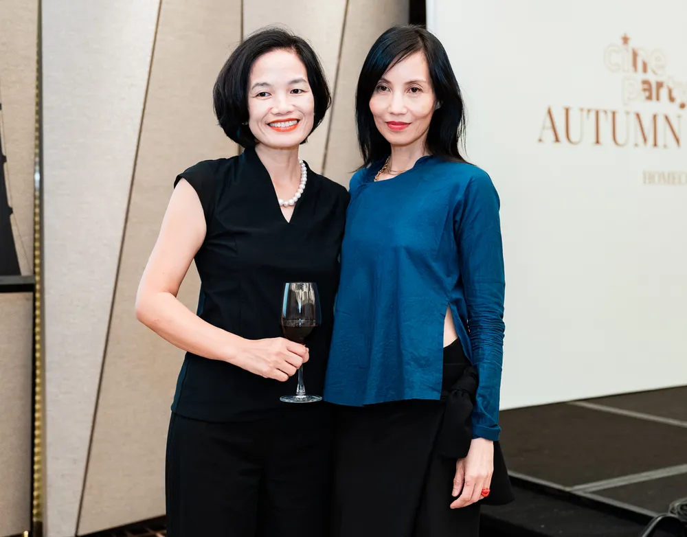 NSX Trần Thị Bích Ngọc và nữ diễn viên Trần Nữ Yên Khê NSX Trần Thị Bích Ngọc và nữ diễn viên Trần Nữ Yên Khê