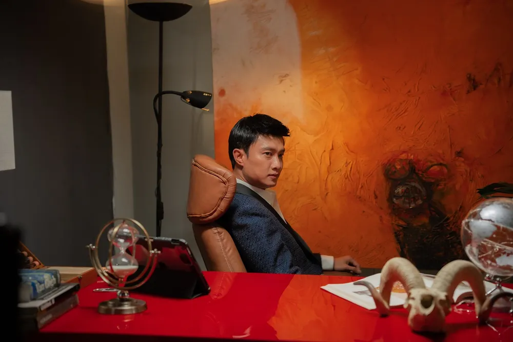 Quốc Trường dưới vỏ bọc một người thành công trong Kẻ ẩn danh