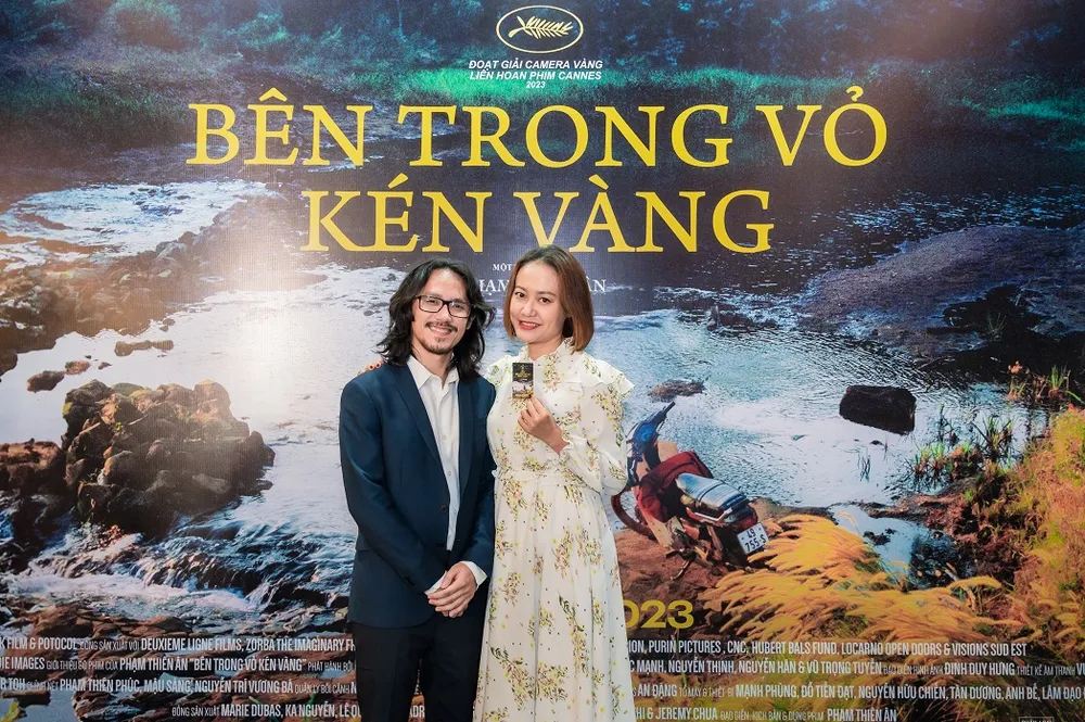 Diễn viên Hồng Ánh đến chúc mừng buổi ra mắt phim